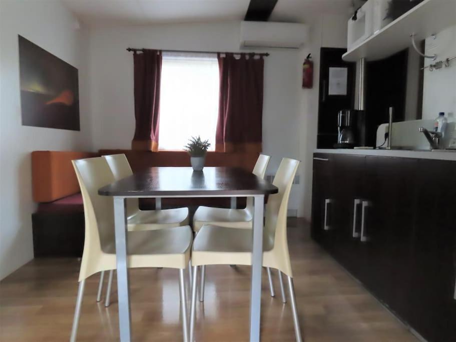 Mobile Home 6-Pers Camping Lei Suves-Cotes D'Azur-Including Airco Рокбрюн-сюр-Аржан Екстер'єр фото